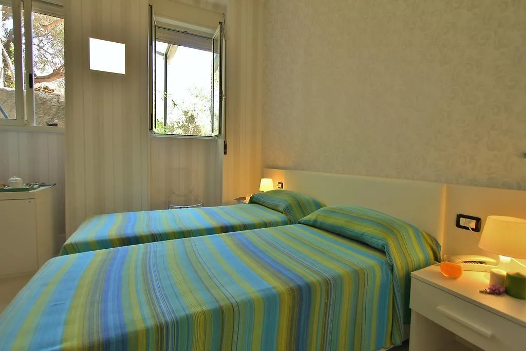 Hotel Baia Azzurra Taormina 4*,