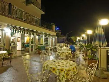 Hotel Baia Azzurra Taormina 4*,