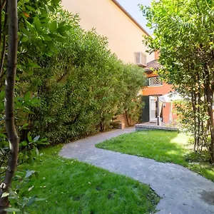  Holiday home Isaia Garden - Bolognarooms Italy